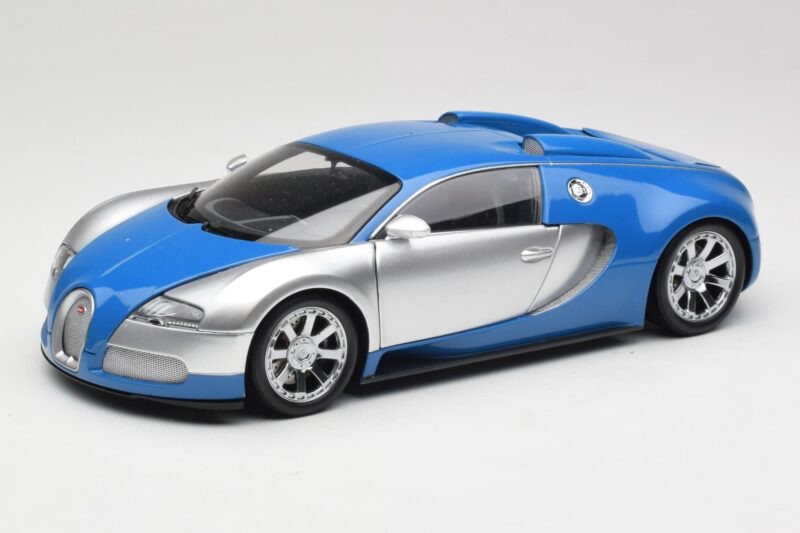 Bugatti Veyron Edition Centenaire Chrome Blue Minichamps 1:18 100110850-O Fém