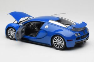 Bugatti Veyron Világoskék Sötétkék Minichamps 1:18 100110821 Fém – 5. kép a 8-ből