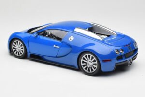 Bugatti Veyron Világoskék Sötétkék Minichamps 1:18 100110821 Fém – 7. kép a 8-ből