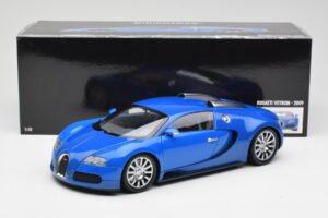 Bugatti Veyron Világoskék Sötétkék Minichamps 1:18 100110821 Fém – 8. kép a 8-ből