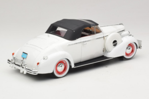 Buick Century Kabrió Fehér Signature Models 1:18 18131 Fém – 2. kép a 6-ből