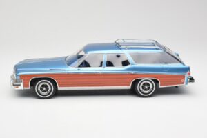 Buick Estate Wagon Light Blue Metallic BoS Models 1:18 BOS417 Gyanta – 3. kép a 6-ből