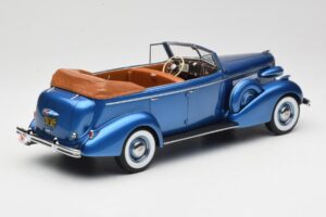 Buick Roadmaster 80-C Four Door Phaeton Blue Metallic BoS Models 1:18 BOS372 Gyanta – 2. kép a 6-ből