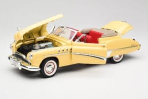 Buick Roadmaster Chrome Yellow Motormax 1:18 23124646-M17 Fém – 2. kép a 8-ből
