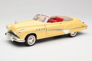 Buick Roadmaster Chrome Yellow Motormax 1:18 23124646-M17 Fém