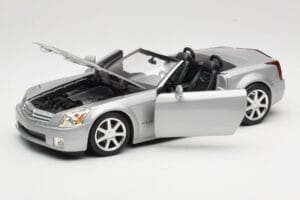 Cadillac XLR Kabrio Ezüst Hot Wheels 1:18 53838 Fém – 2. kép a 8-ből