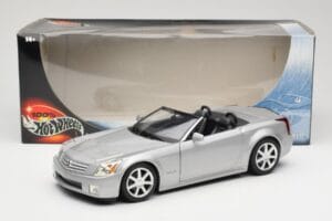 Cadillac XLR Kabrio Ezüst Hot Wheels 1:18 53838 Fém – 8. kép a 8-ből