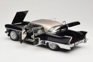 Cadillac Brougham Fekete Sun Star 1:18 4001 Fém – 5. kép a 8-ből