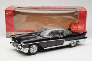 Cadillac Brougham Fekete Sun Star 1:18 4001 Fém – 8. kép a 8-ből