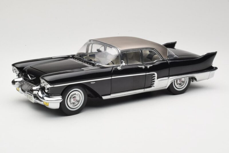 Cadillac Brougham Fekete Sun Star 1:18 4001 Fém
