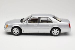 Cadillac DeVille DTS Maisto 1:18 56061 Fém – 4. kép a 8-ből