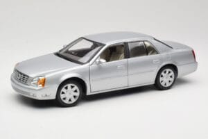Cadillac DeVille DTS Maisto 1:18 56061 Fém