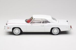 Cadillac Eldorado Kabrió Fehér MCG 1:18 MCG18474 Fém – 4. kép a 7-ből