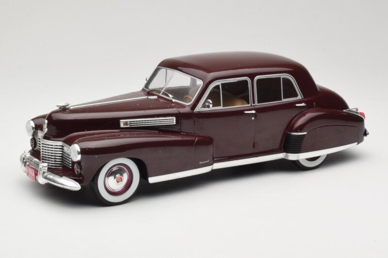 Cadillac Fleetwood 60 Special Sedan Piros MCG 1:18 MCG18071 Fém