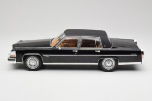 Cadillac Fleetwood Brougham Fekete MCG 1:18 MCG18250 Fém – 3. kép a 6-ből