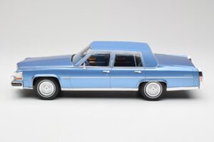 Cadillac Fleetwood Brougham Kék Metál MCG 1:18 MCG18252 Fém – 3. kép a 6-ből