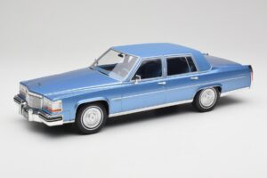 Cadillac Fleetwood Brougham Kék Metál MCG 1:18 MCG18252 Fém