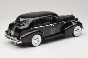 Cadillac Fleetwood Series 75 The Godfather Jada 1:18 91199 Fém – 2. kép a 6-ből