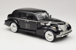 Cadillac Fleetwood Series 75 The Godfather Jada 1:18 91199 Fém – 4. kép a 6-ből