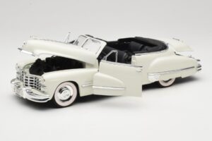 Cadillac Series 62 Kabrió Fehér Anson 1:18 30335 Fém – 2. kép a 8-ből