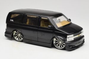 Chevrolet Astro Van Tuned Fekete Jada 1:18 63122 Fém – 6. kép a 8-ből