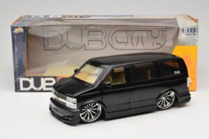 Chevrolet Astro Van Tuned Fekete Jada 1:18 63122 Fém – 8. kép a 8-ből