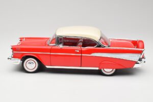 Chevrolet Bel Air Matador Piros & India Elefántcsont Road Legends 1:18 92109 Fém – 4. kép a 8-ből
