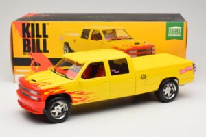 Chevrolet C2500 Silverado Pussy Wagon From Kill Bill Sárga GreenLight 1:18 19015 Fém – 6. kép a 6-ből