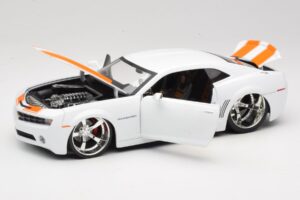 Chevrolet Camaro Concept Tuned Fehér Jada 1:18 63014 Fém – 2. kép a 8-ből
