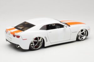 Chevrolet Camaro Concept Tuned Fehér Jada 1:18 63014 Fém – 3. kép a 8-ből