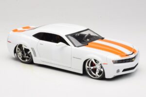 Chevrolet Camaro Concept Tuned Fehér Jada 1:18 63014 Fém – 6. kép a 8-ből