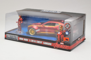Chevrolet Camaro Iron Man Figurával Metals Diecast 1:24 99724 Fém – 3. kép a 3-ből