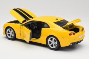 Chevrolet Camaro SS RS Sárga Maisto 1:18 31173 Fém – 5. kép a 8-ből