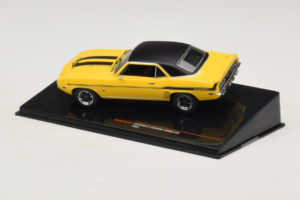Chevrolet Camaro Yenko SYC Sárga IXO 1:43 CLC591N Fém – 3. kép a 4-ből