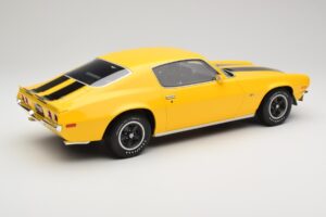 Chevrolet Camaro Z28 RS Daytona Yellow Otto 1:12 G085 Gyanta – 2. kép a 6-ből