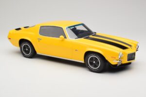 Chevrolet Camaro Z28 RS Daytona Yellow Otto 1:12 G085 Gyanta – 4. kép a 6-ből