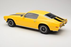 Chevrolet Camaro Z28 RS Daytona Yellow Otto 1:12 G085 Gyanta – 5. kép a 6-ből