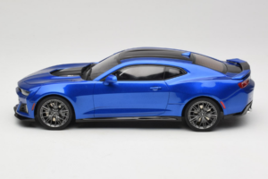 Chevrolet Camaro ZL1 Gen 6 Kék GT Spirit 1:18 GT177 Gyanta – 3. kép a 6-ből