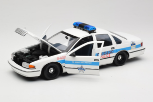 Chevrolet Caprice Chicago Rendőrség UT Models 1:18 180142096 Fém – 2. kép a 8-ből