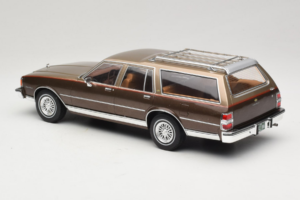 Chevrolet Caprice Estate Wagon Bézs MCG 1:18 MCG18476 Fém – 5. kép a 6-ből