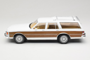 Chevrolet Caprice Estate Wagon Fehér MCG 1:18 MCG18475 Fém – 3. kép a 6-ből