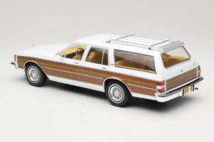 Chevrolet Caprice Estate Wagon Fehér MCG 1:18 MCG18475 Fém – 5. kép a 6-ből