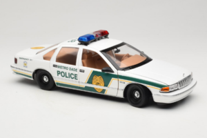 Chevrolet Caprice Metro Dade Rendőrség UT Models 1:18 21024 Fém – 6. kép a 8-ből