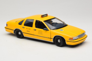 Chevrolet Caprice NYC Taxi UT Models 1:18 180142095 Fém – 6. kép a 8-ből