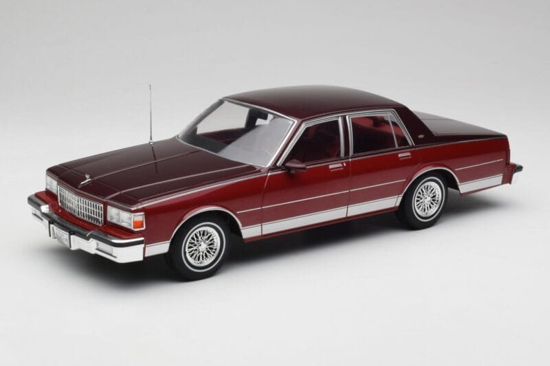 Chevrolet Caprice Piros Metál MCG 1:18 MCG18361 Fém