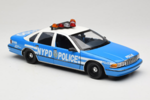 Chevrolet Caprice New York Rendőrség UT Models 1:18 180142097 Fém – 6. kép a 8-ből