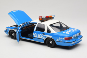 Chevrolet Caprice New York Rendőrség UT Models 1:18 180142097 Fém – 7. kép a 8-ből