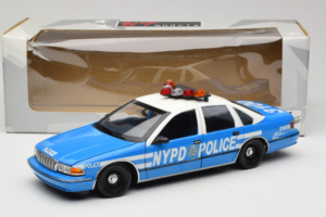 Chevrolet Caprice New York Rendőrség UT Models 1:18 180142097 Fém – 8. kép a 8-ből