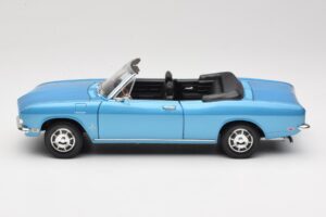 Chevrolet Corvair Monza Kabrió Kék Road Signature 1:18 92498 Fém – 4. kép a 8-ből