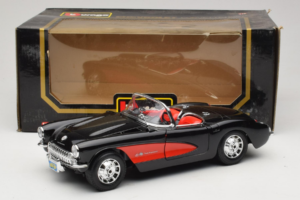 Chevrolet Corvette C1 Fekete & Piros Bburago 1:18 3034-M1 Fém – 8. kép a 8-ből